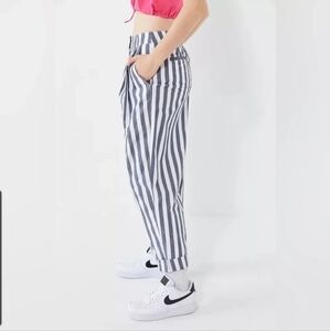 Urban Outfitters Percy Pleated High-rise Striped Trousers Relaxed Fit Size 2‎